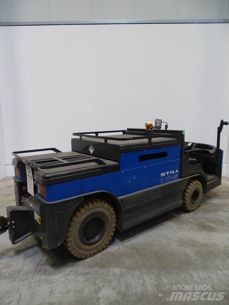 Still R07-25 牽引車