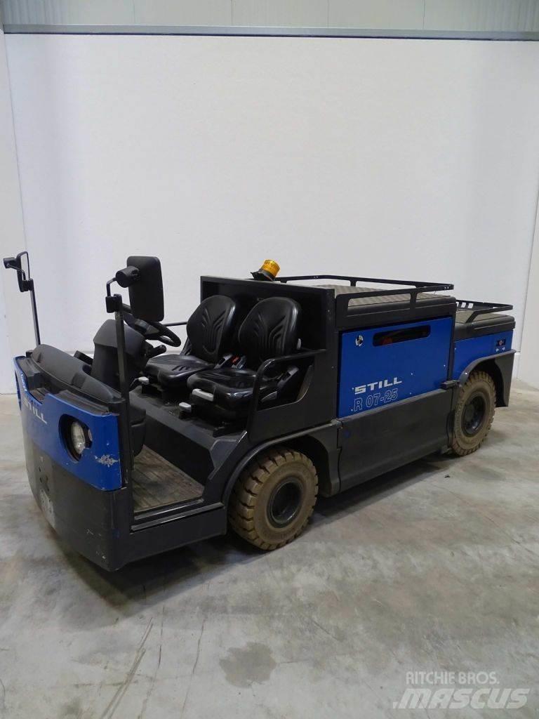 Still R07-25 牽引車