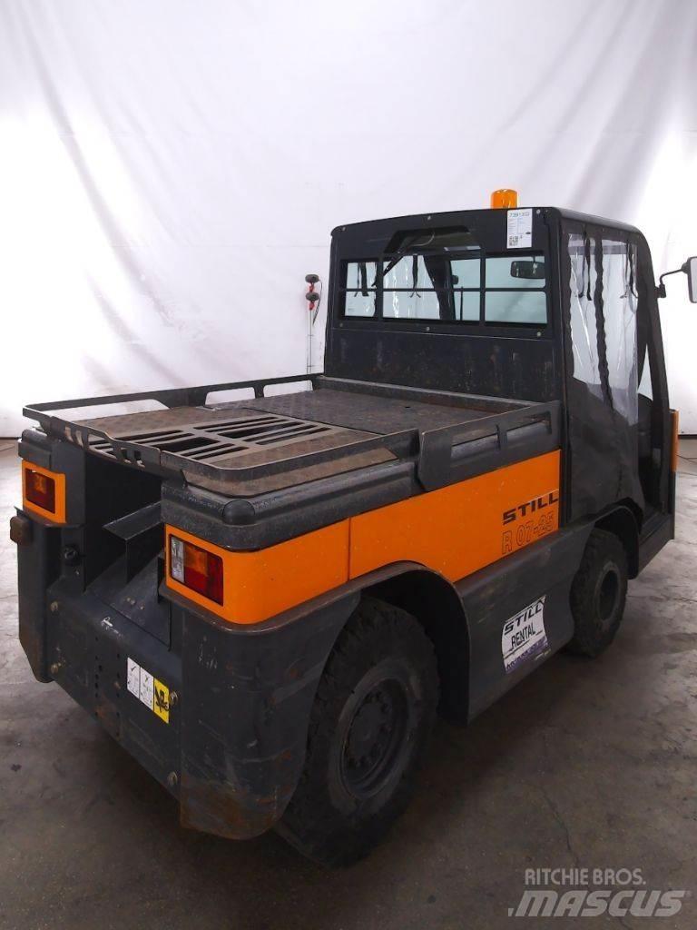 Still R07-25 牽引車