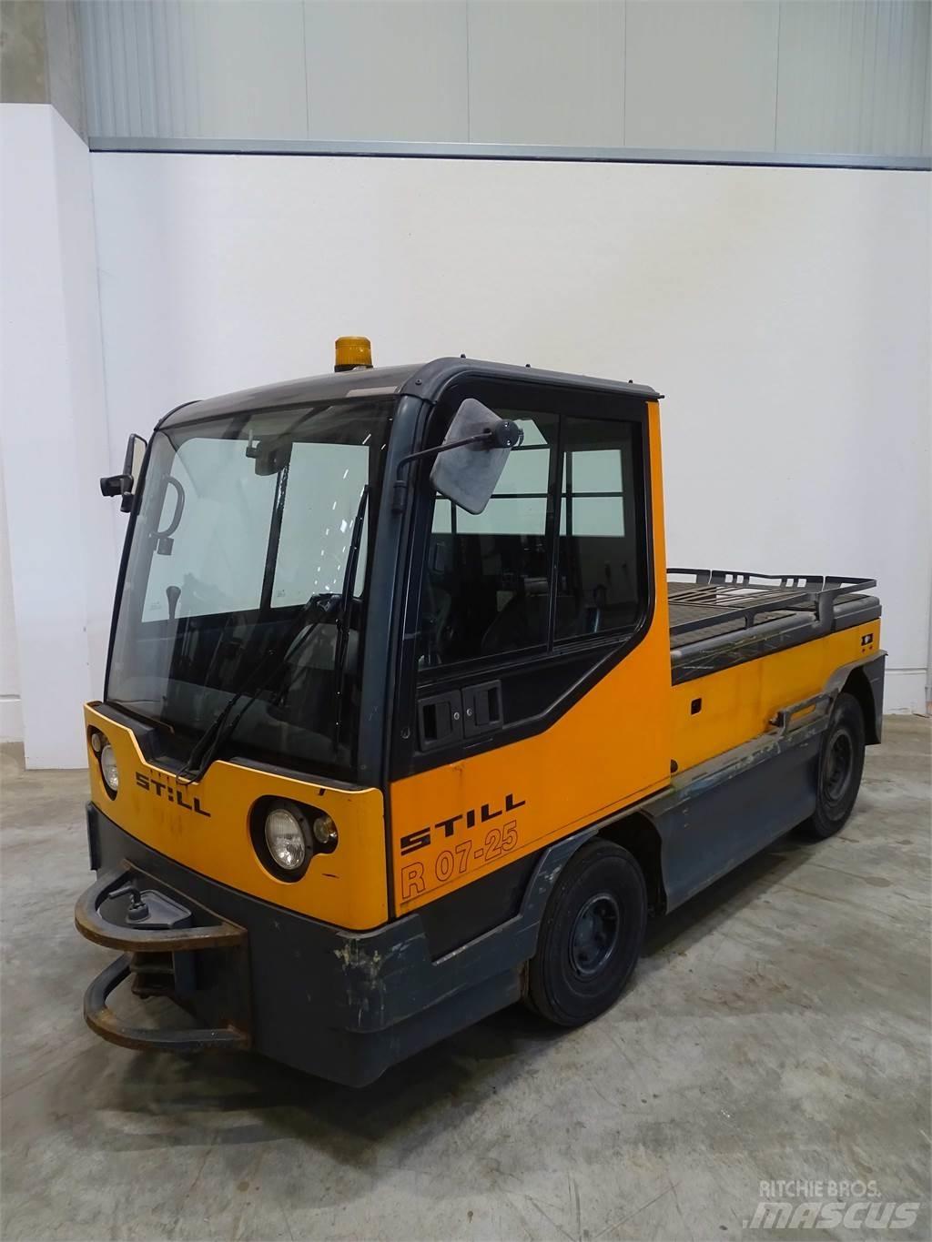 Still R07-25 牽引車
