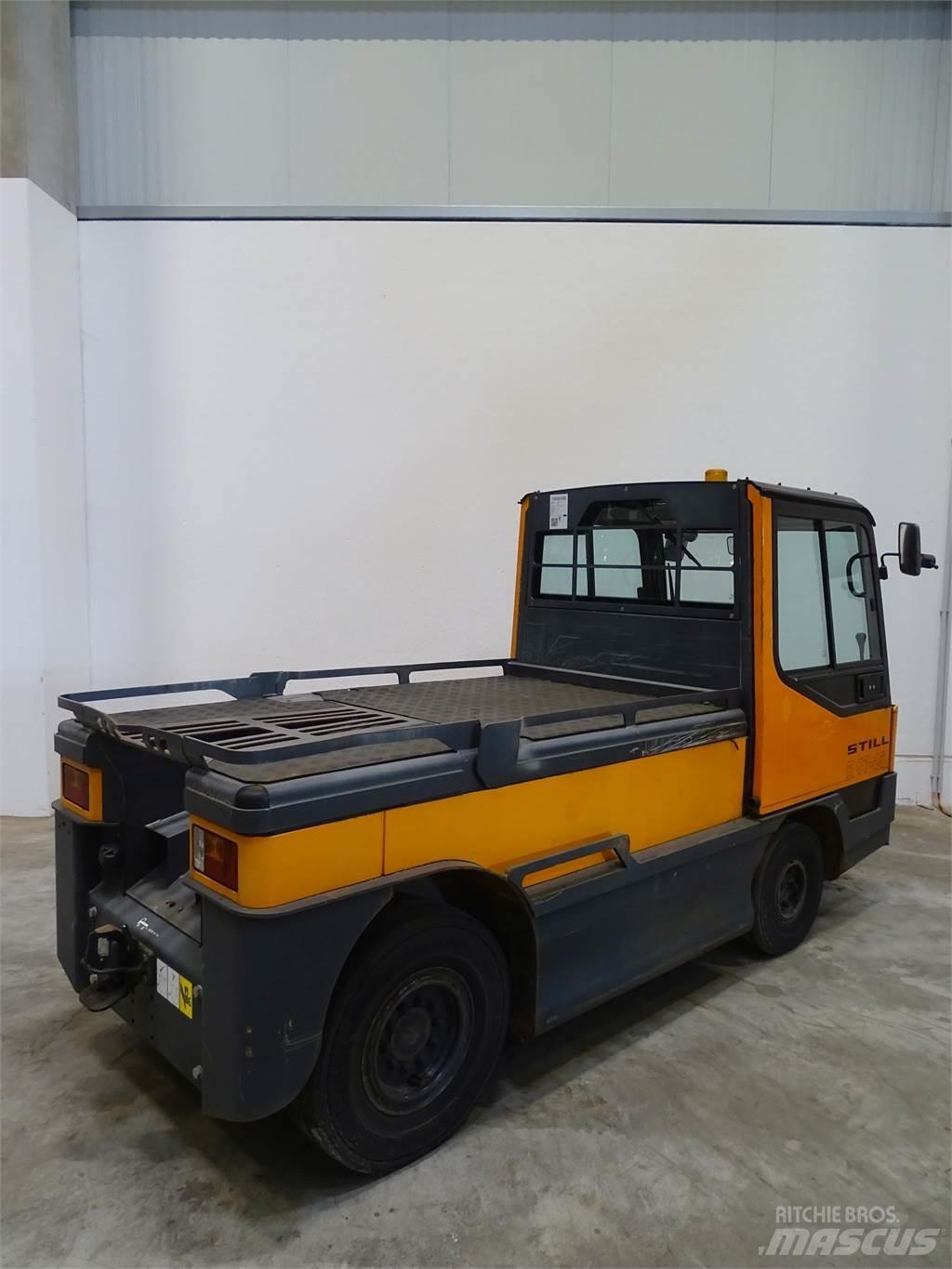 Still R07-25 牽引車