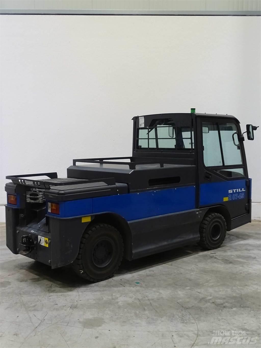 Still R07-25 牽引車