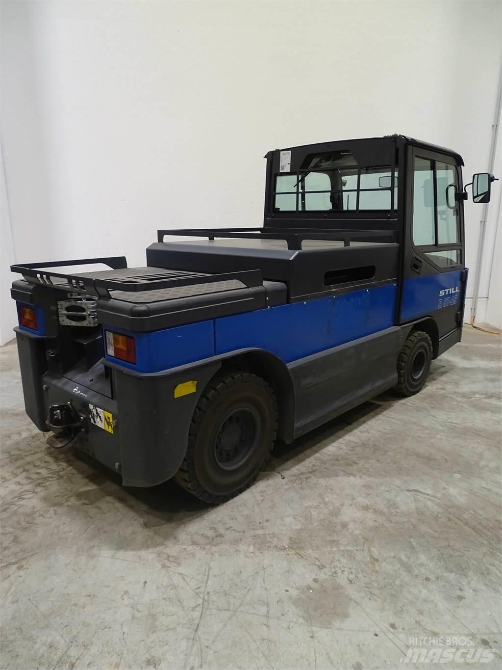 Still R07-25 牽引車