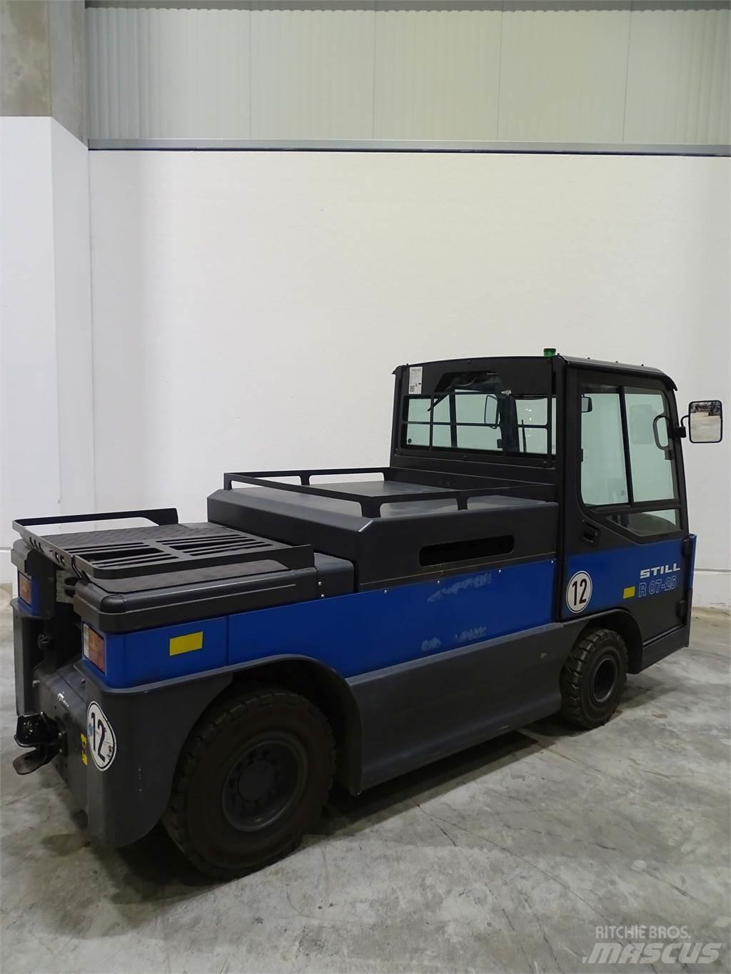 Still R07-25 牽引車