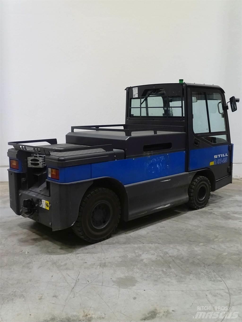 Still R07-25 牽引車