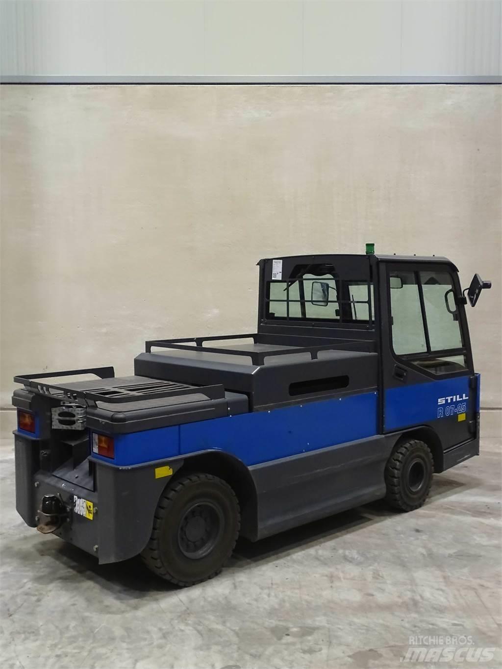 Still R07-25 牽引車