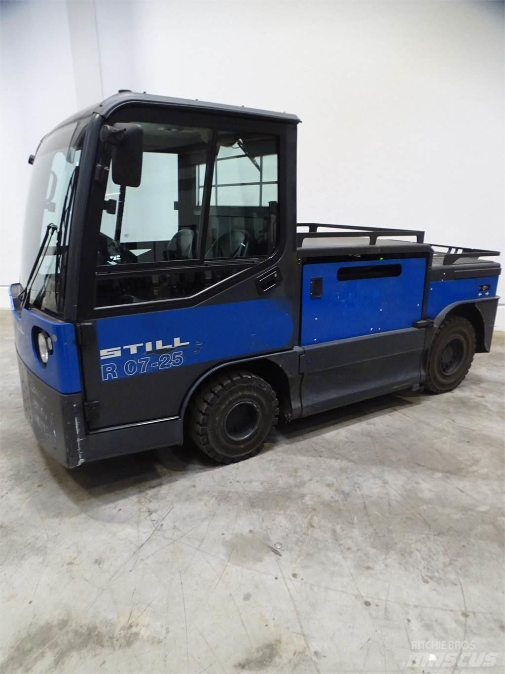 Still R07-25 牽引車