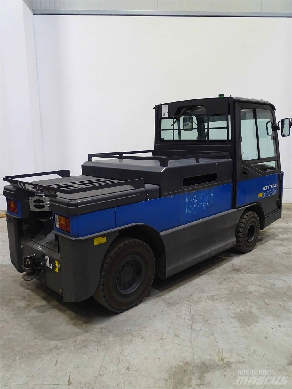 Still R07-25 牽引車