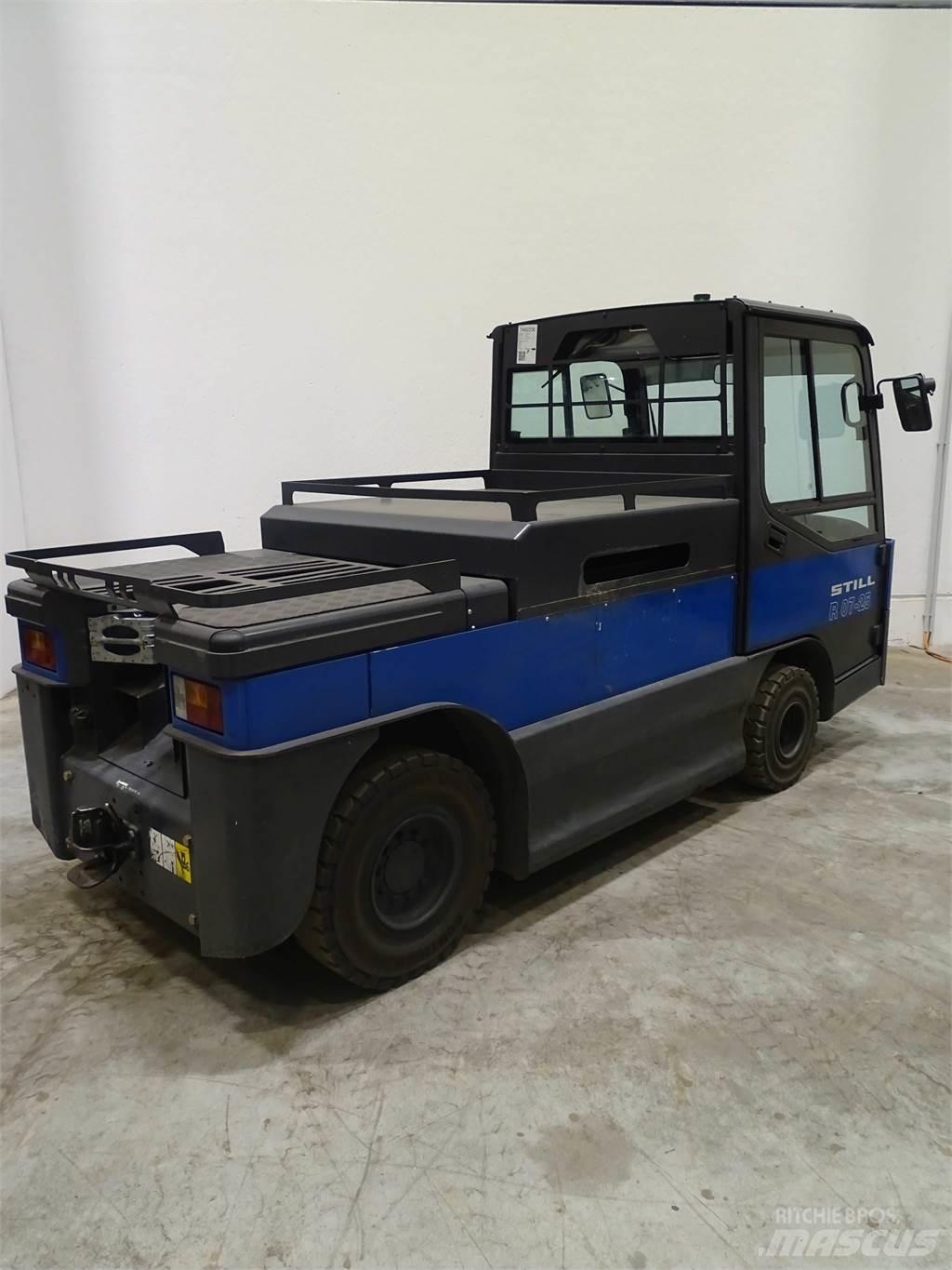 Still R07-25 牽引車