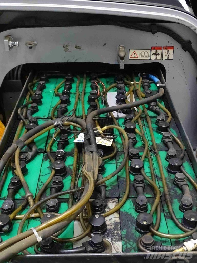 Still RX20-20 電動堆高機
