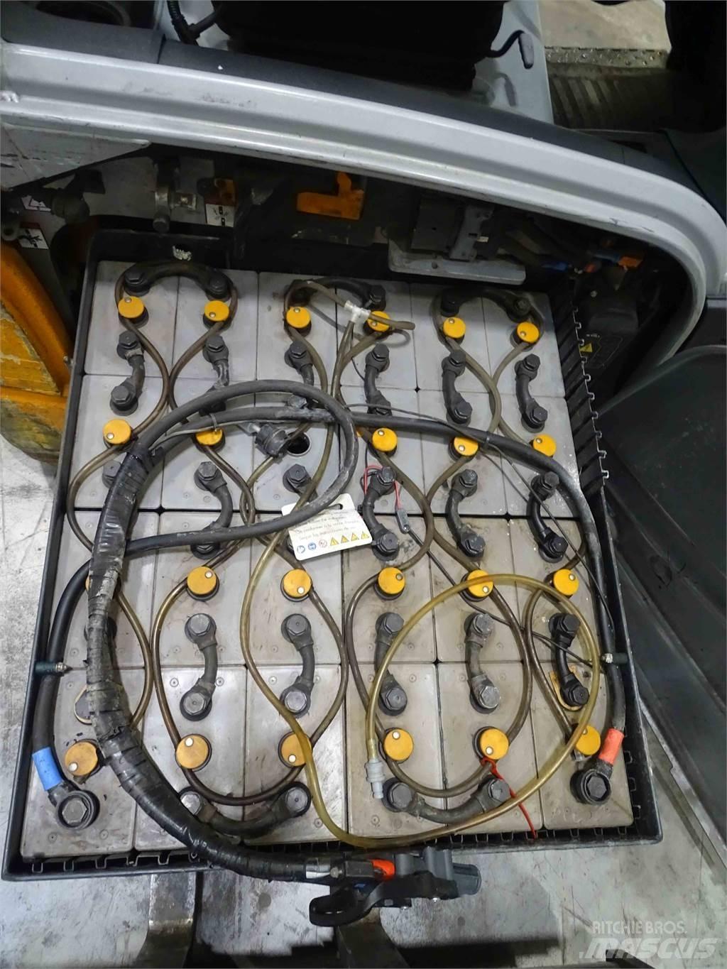 Still RX20-20L 電動堆高機