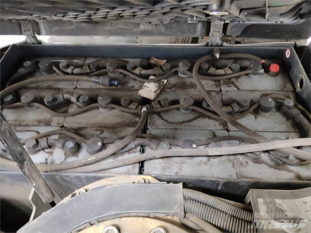 Still RX50-13 電動堆高機