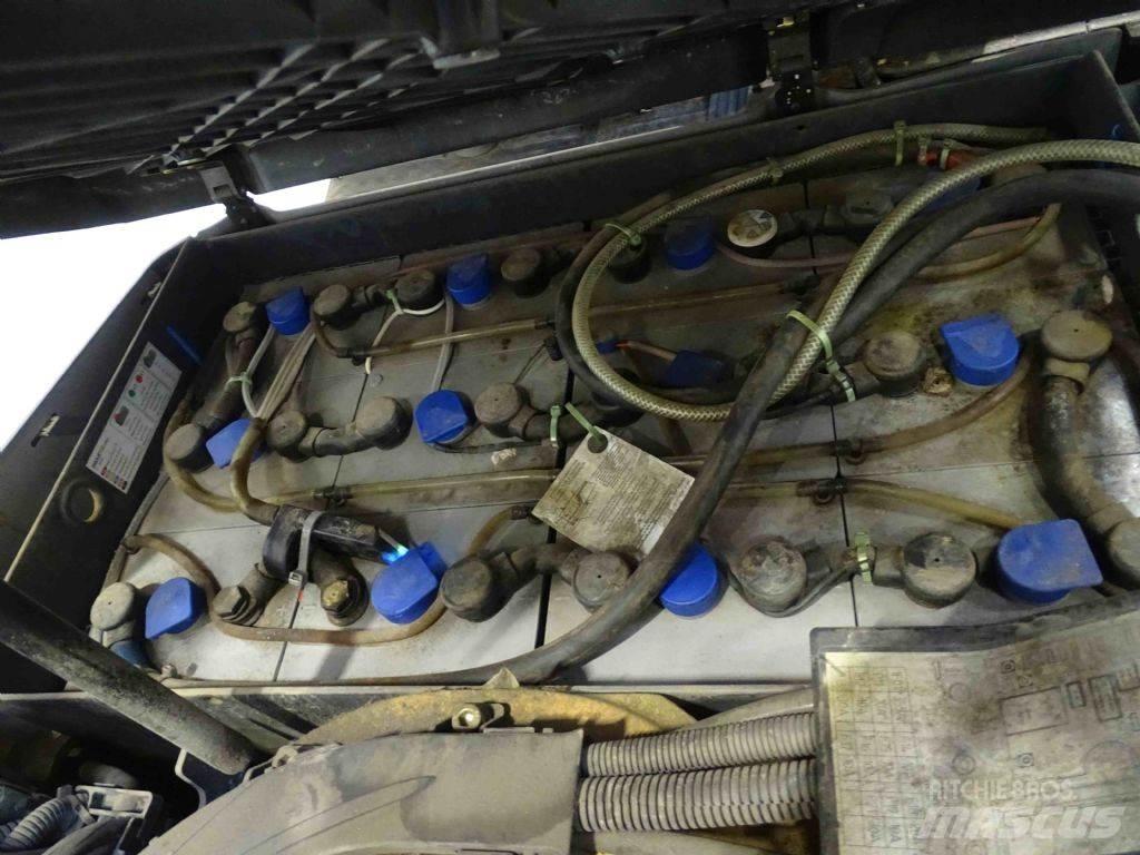Still RX50-15 電動堆高機