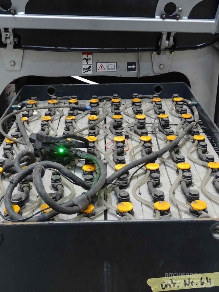Still RX60-25 電動堆高機