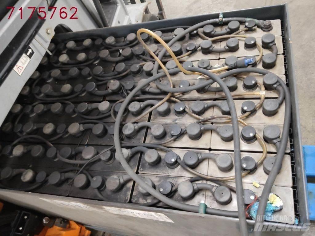 Still RX60-25 電動堆高機