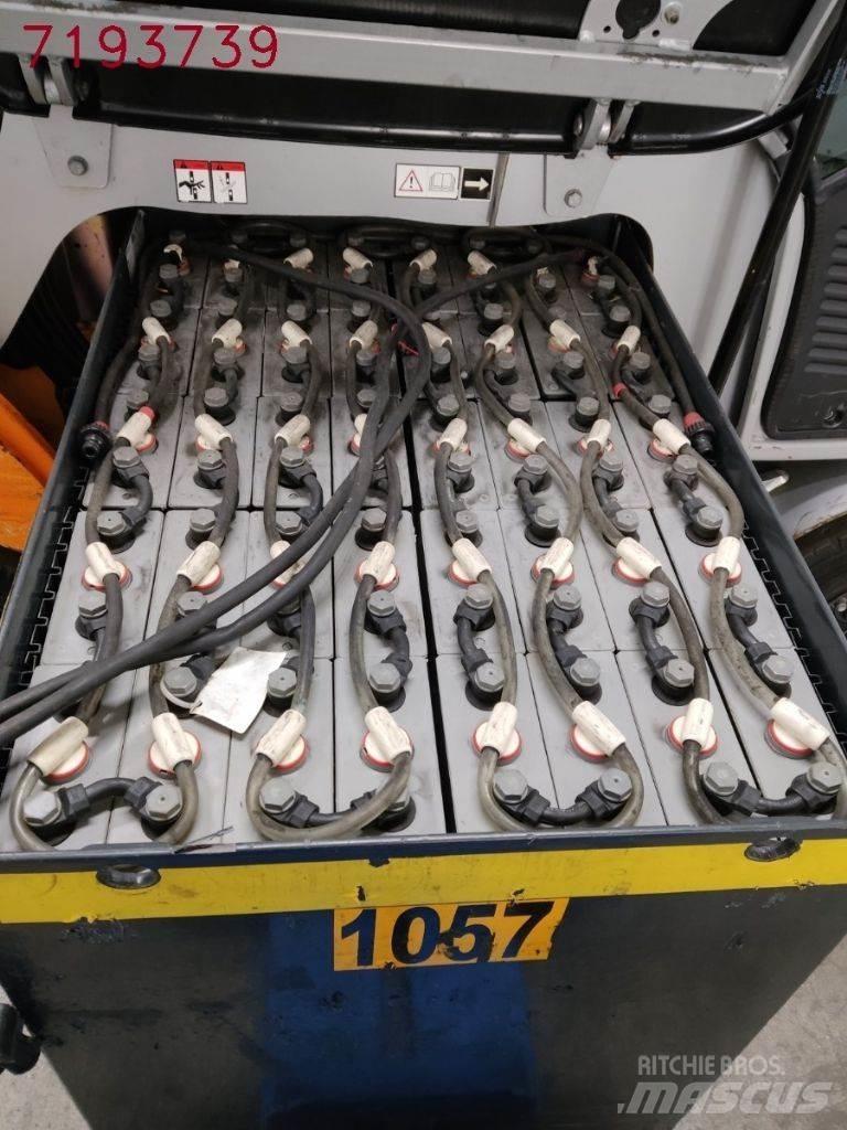 Still RX60-25 電動堆高機