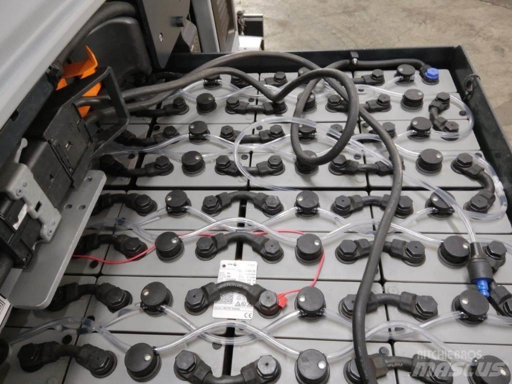Still RX60-25 電動堆高機