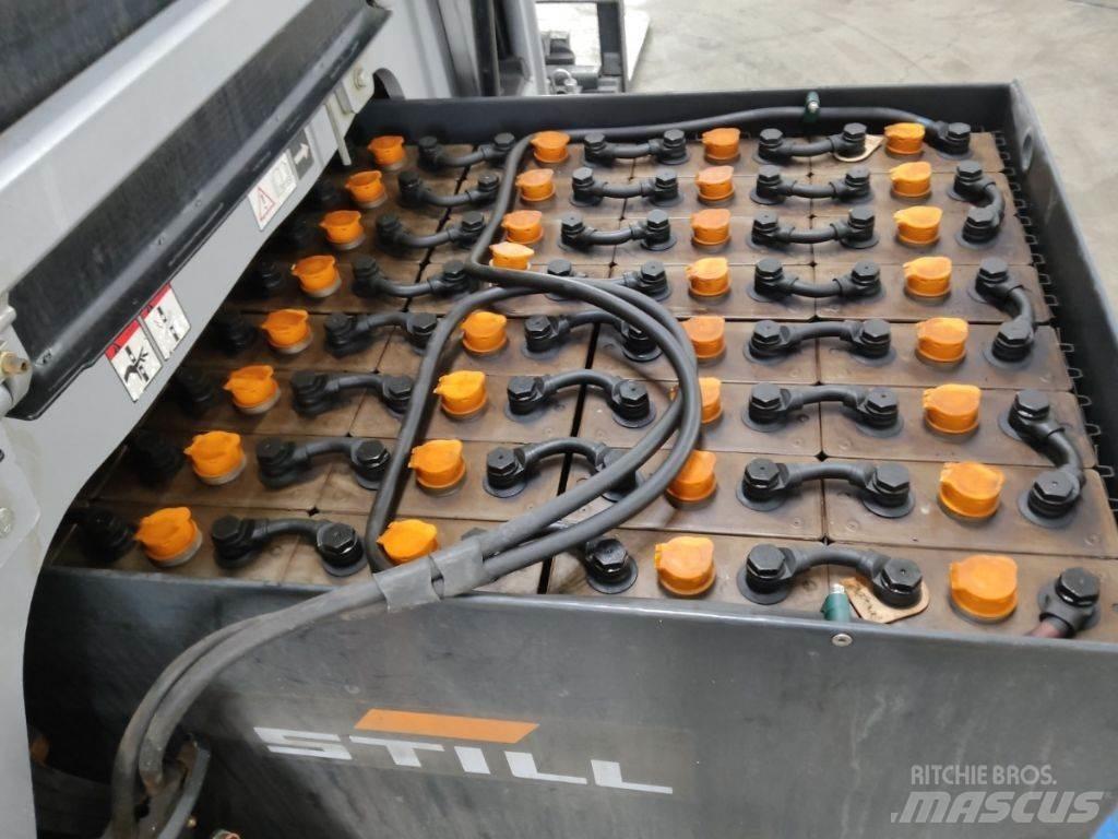 Still RX60-25 電動堆高機