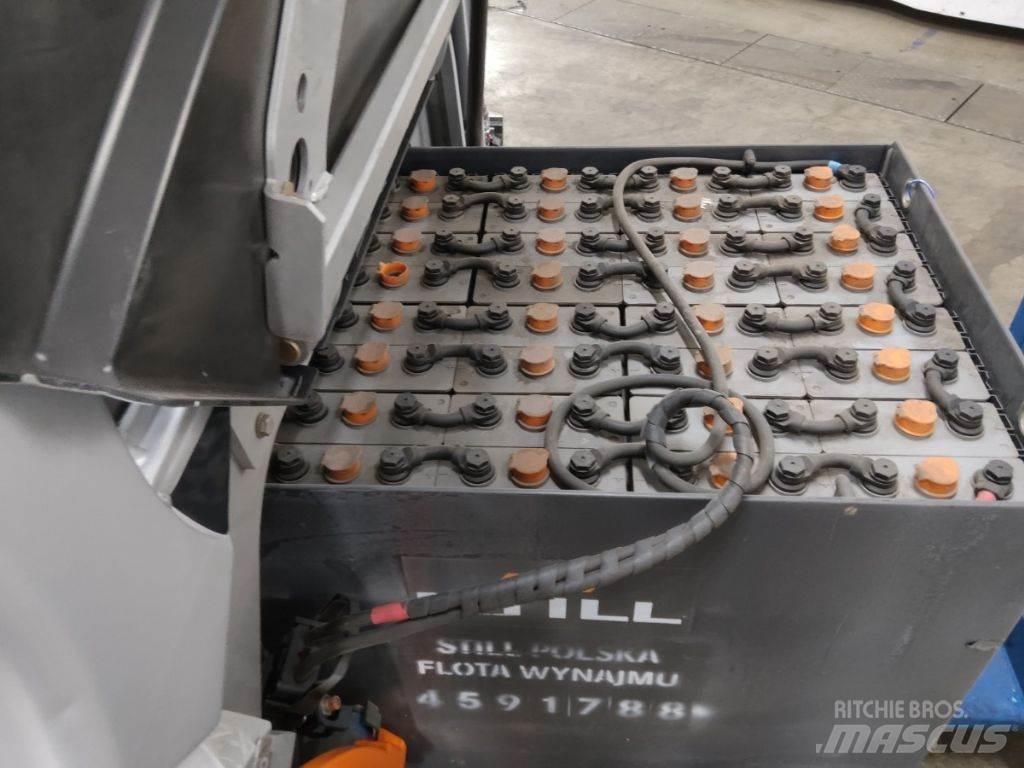 Still RX60-25 電動堆高機