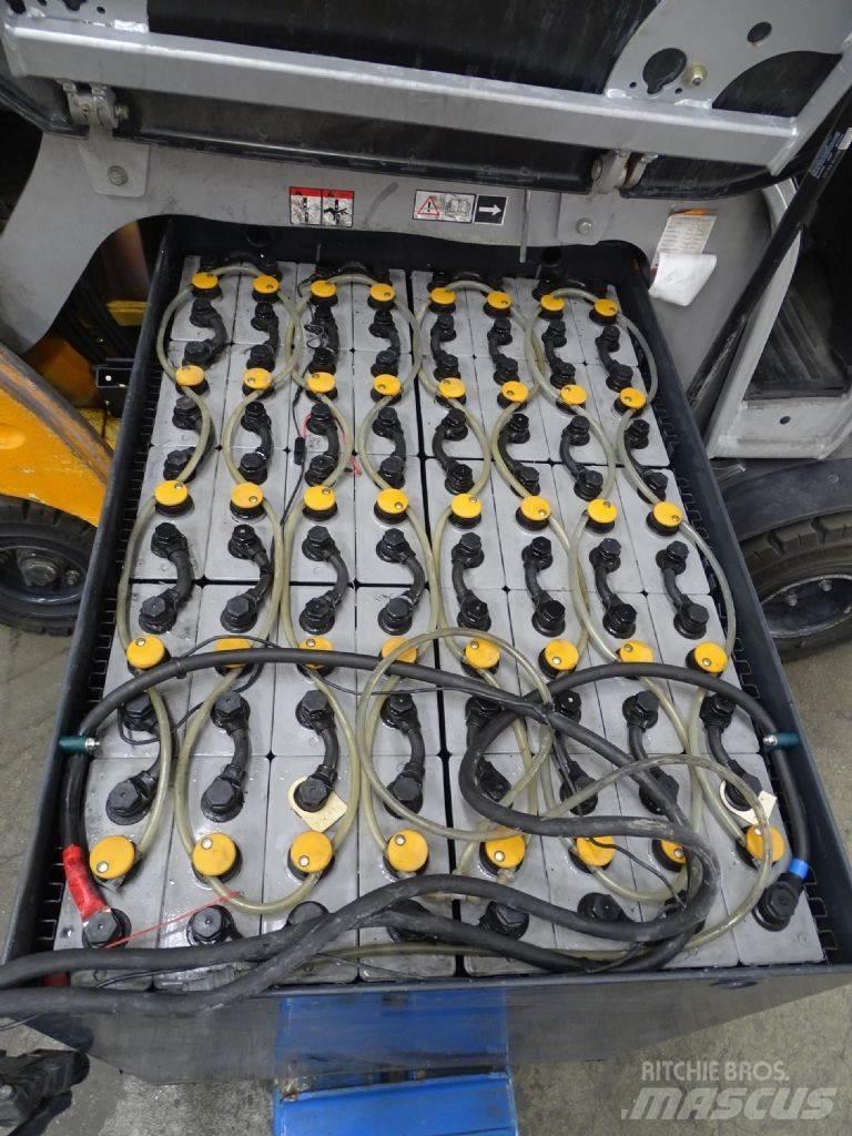 Still RX60-25 電動堆高機