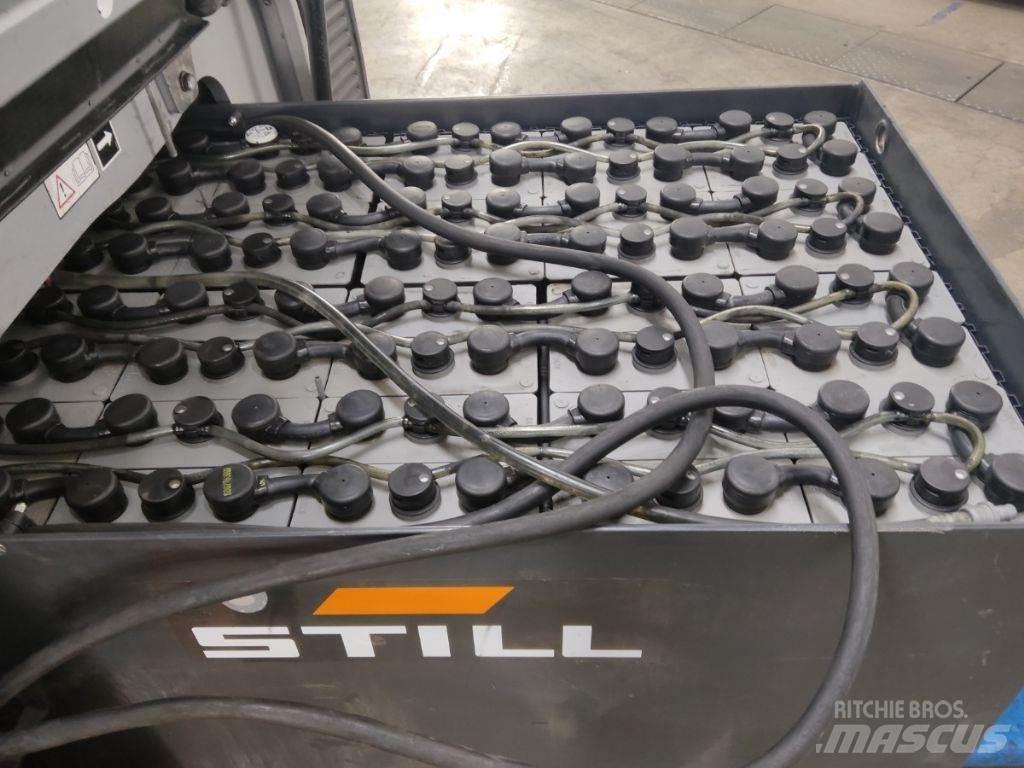 Still RX60-25 電動堆高機