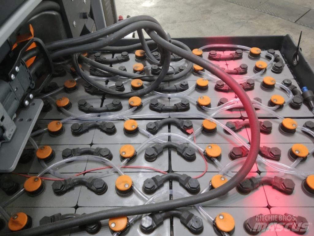 Still RX60-25 電動堆高機