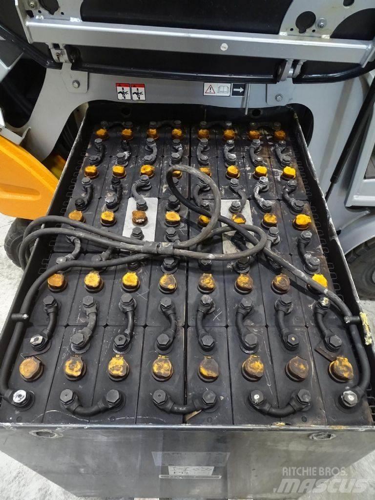 Still RX60-25 電動堆高機