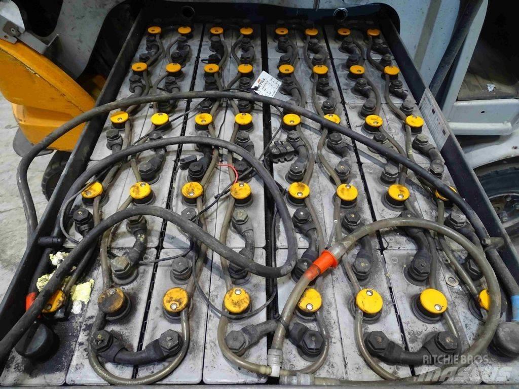 Still RX60-25 電動堆高機