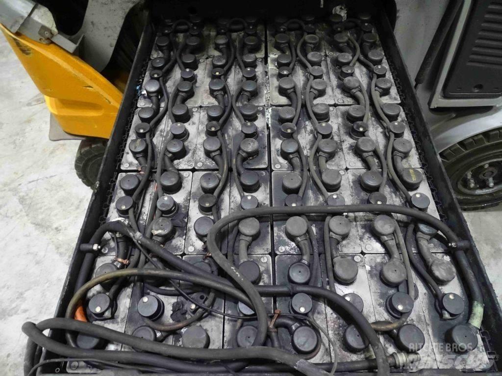 Still RX60-25 電動堆高機