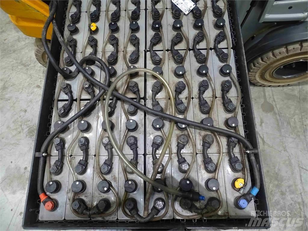 Still RX60-25 電動堆高機