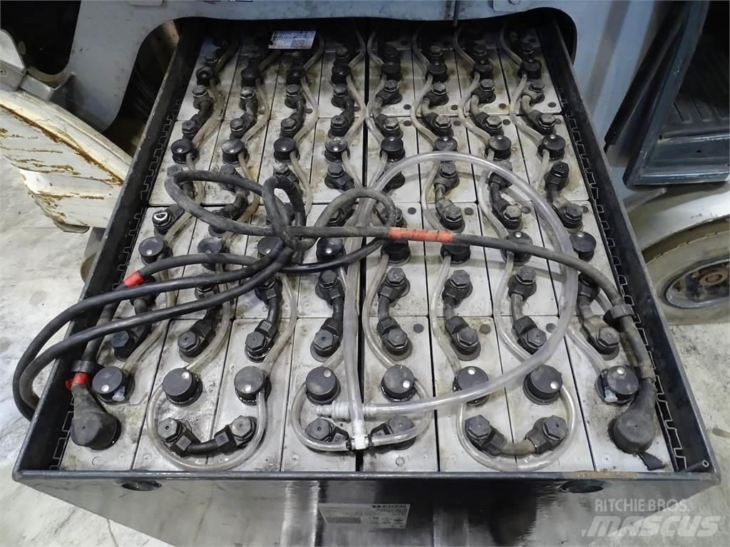 Still RX60-25 電動堆高機