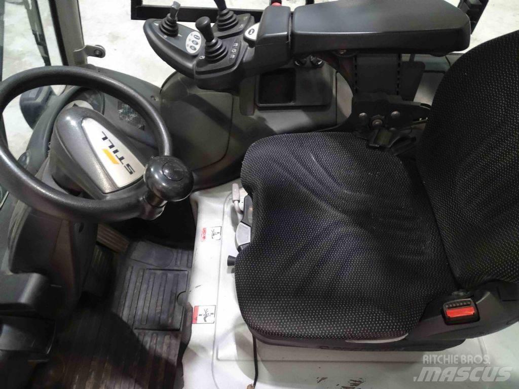 Still RX60-25 電動堆高機
