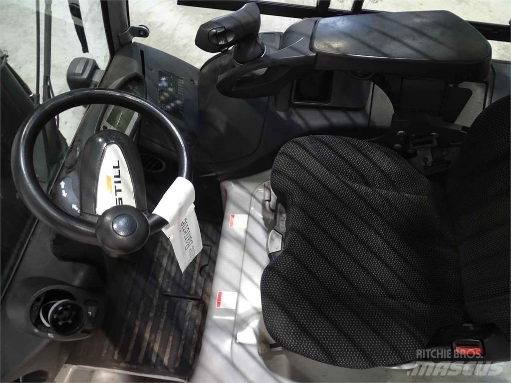 Still RX60-25 電動堆高機