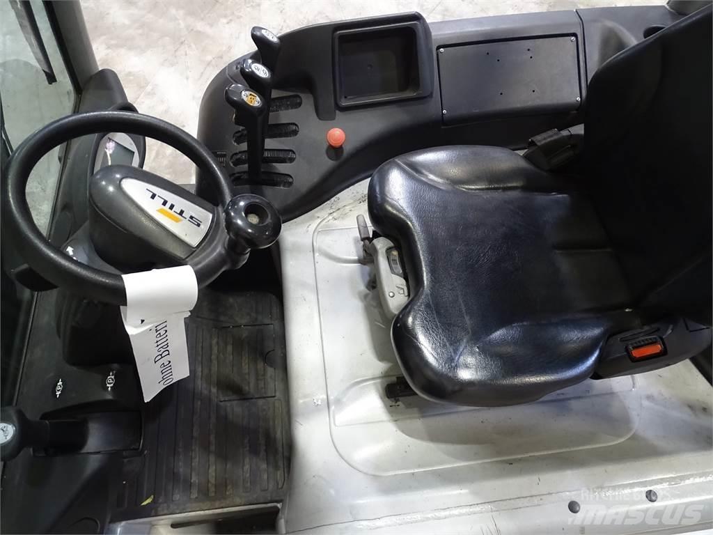 Still RX60-25 電動堆高機