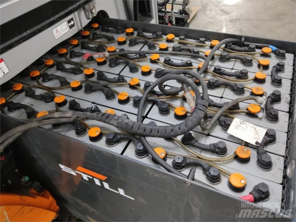 Still RX60-25 電動堆高機
