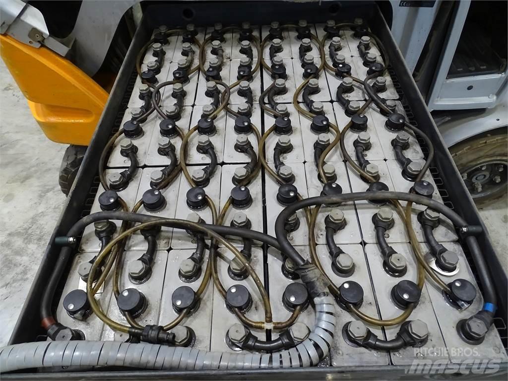 Still RX60-25 電動堆高機