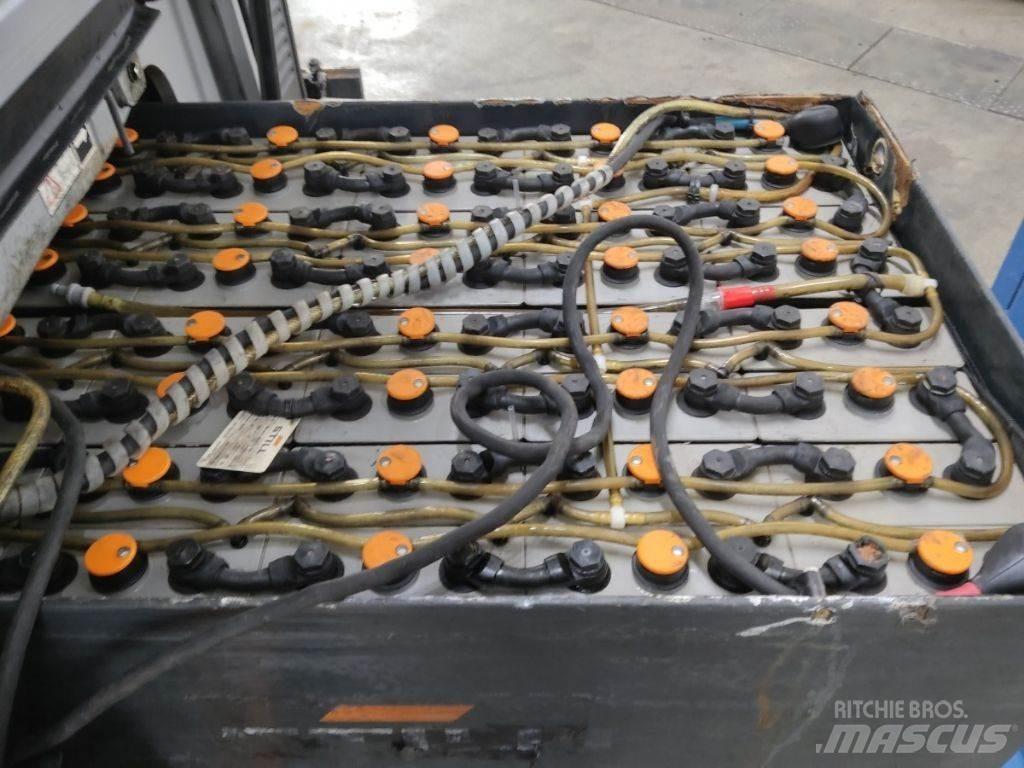 Still RX60-25/600 電動堆高機