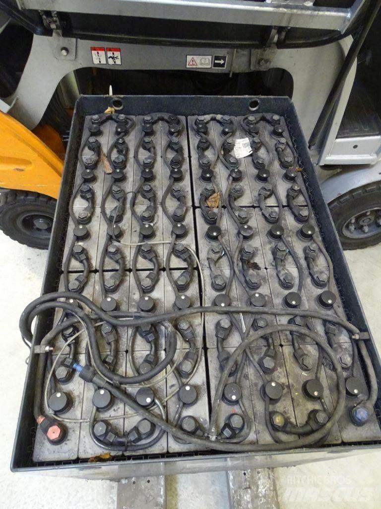 Still RX60-25/600 電動堆高機