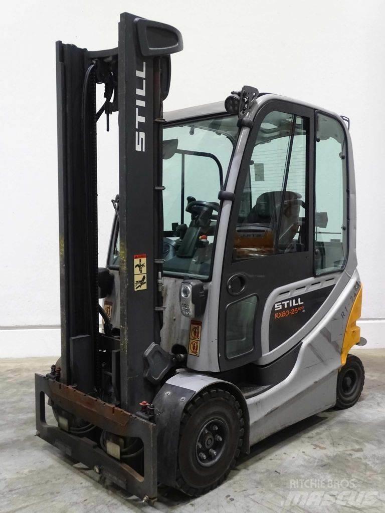 Still RX60-25/600 電動堆高機