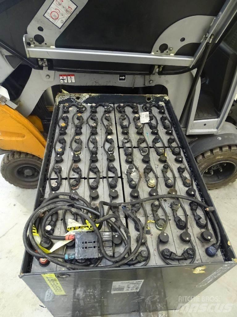 Still RX60-25/600 電動堆高機
