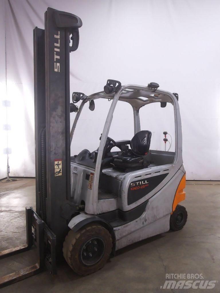 Still RX60-25/600 電動堆高機