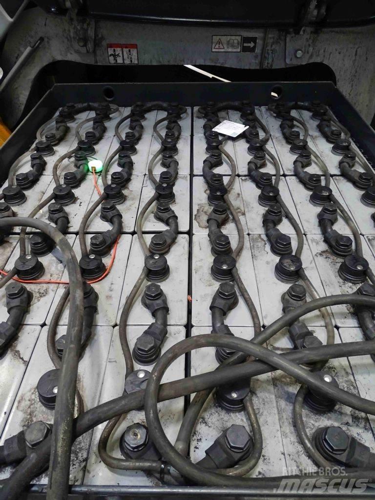 Still RX60-25L 電動堆高機