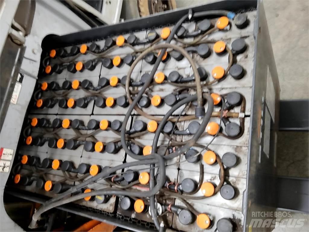 Still RX60-30 電動堆高機