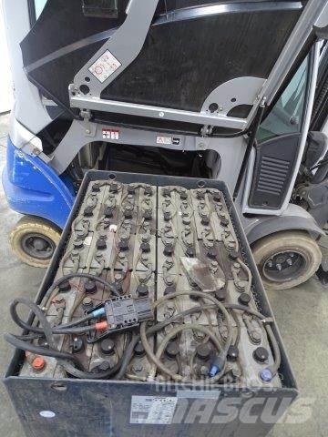 Still RX60-30 電動堆高機