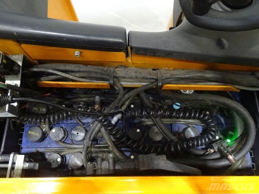 Still RX60-30 電動堆高機