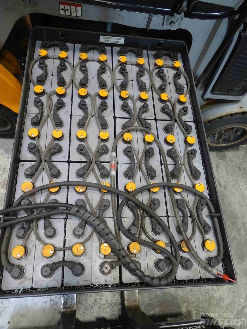 Still RX60-30 電動堆高機