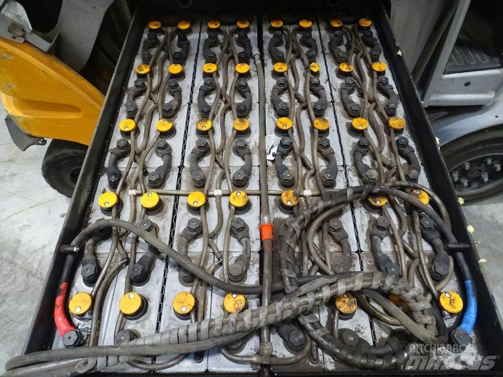 Still RX60-30 電動堆高機