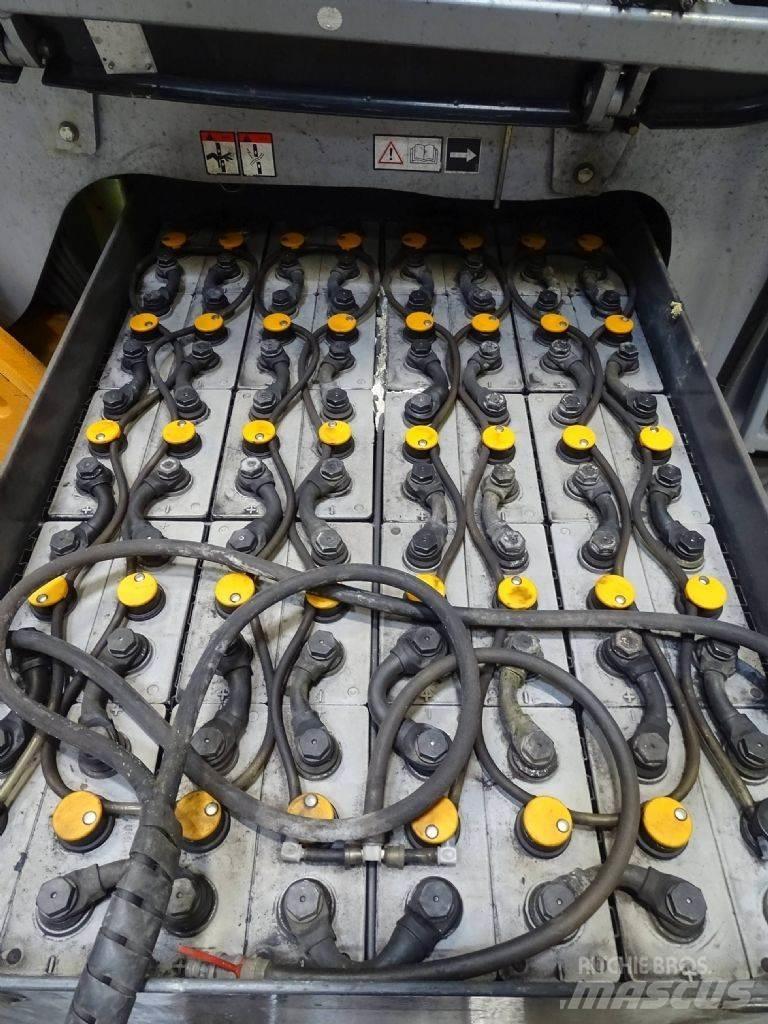 Still RX60-30 電動堆高機
