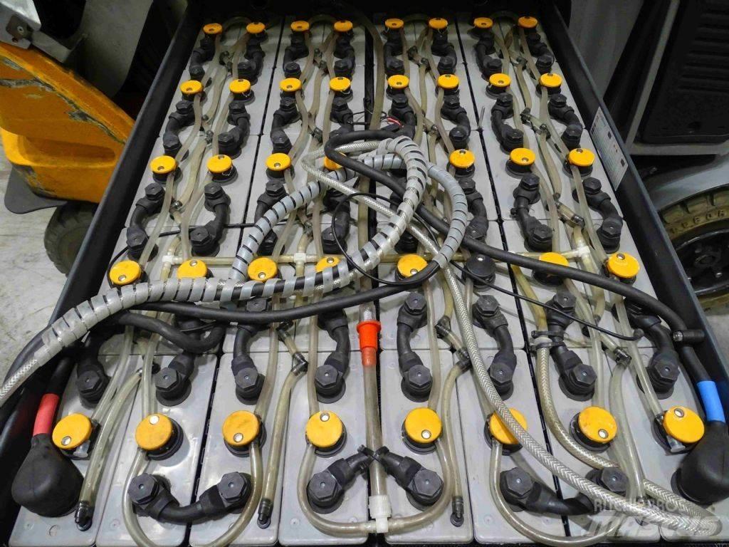 Still RX60-30 電動堆高機