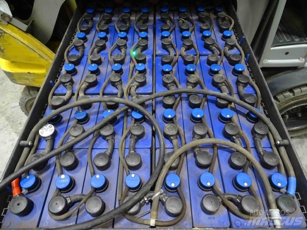 Still RX60-30 電動堆高機